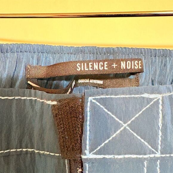 Silence + Noise Blue Reflective Jogger Pants Size 0 - Picture 2 of 13